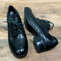Born Black Leather Shoes size Woman's 9 true to size 
