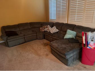 Moving: Free Furniture