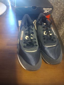 Classic Reebok size 6