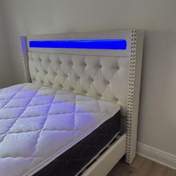 Queen Size Bed Frame With Mattress 