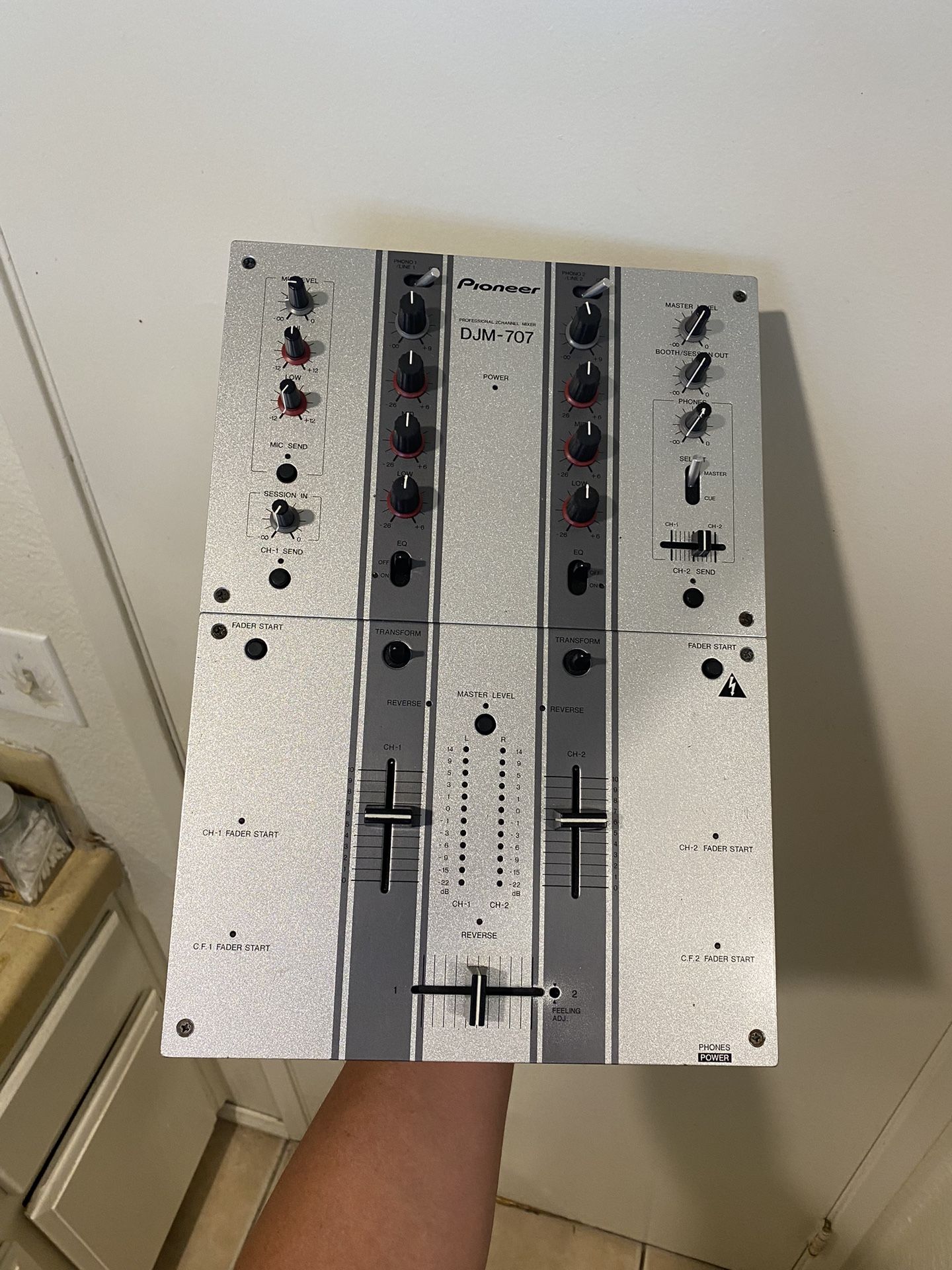 Pioneer DJM 707 Mixer For Parts (Doesn’t Power On)