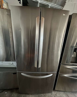 LG French Door Fridge – Stainless, Bottom Freezer, Clean
