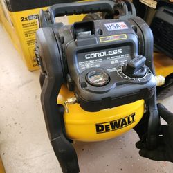 Dewalt 2.5 Gal. 140 psi Portable 20V Cordless Air Compressor with FLEXVOLT Advantage (Tool Only)