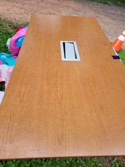 Free desk