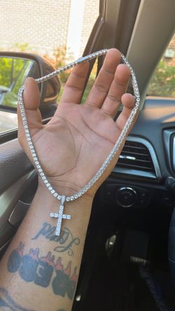 18” Tennis Chain w/ Pendant