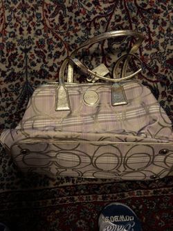 Used coach purse in good condition