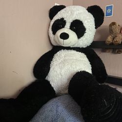 Big panda plushy 