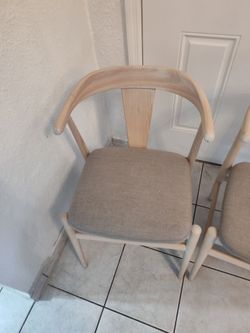 Accent chairs
