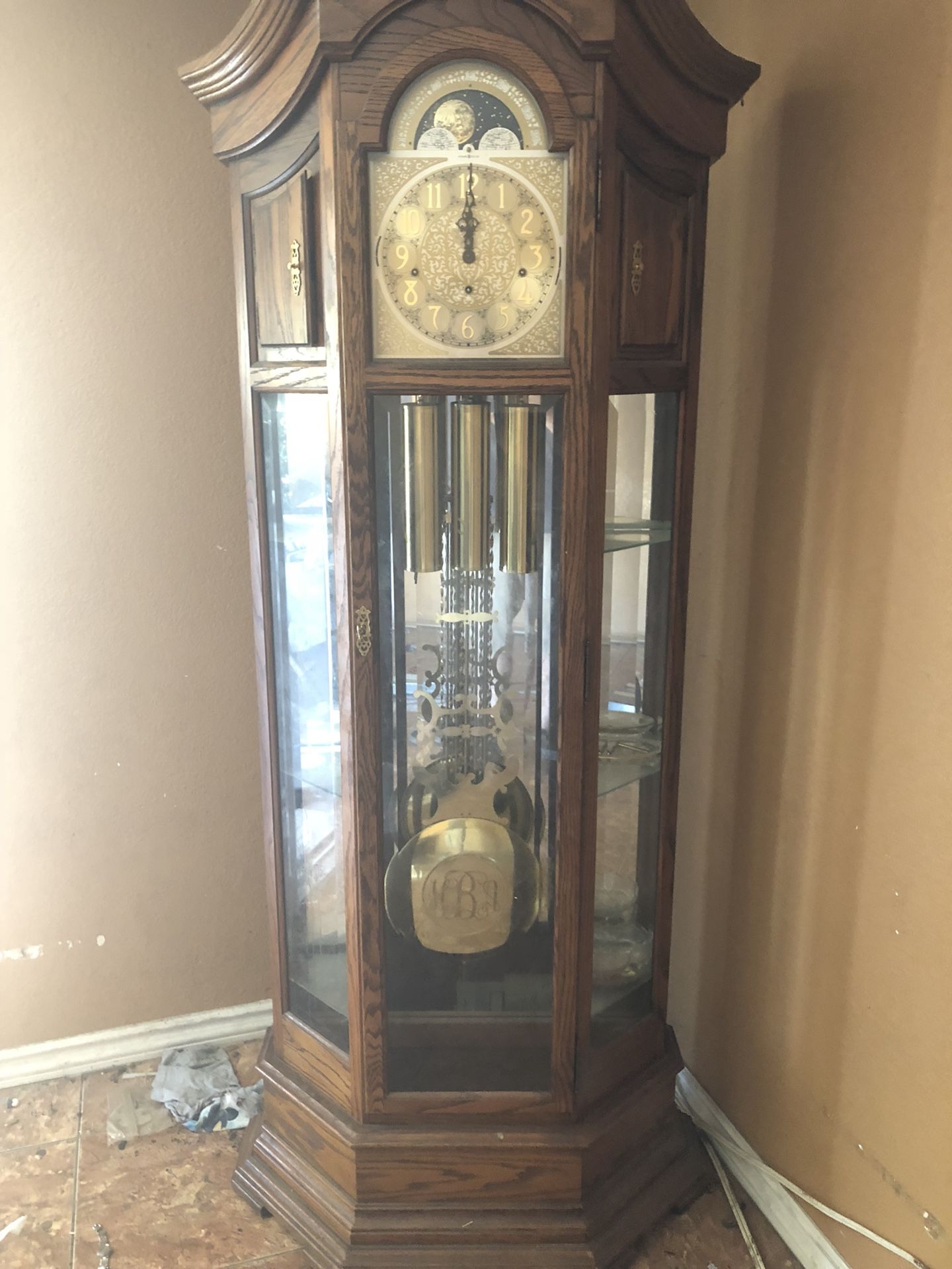 Grandfather clock Howard Miller
