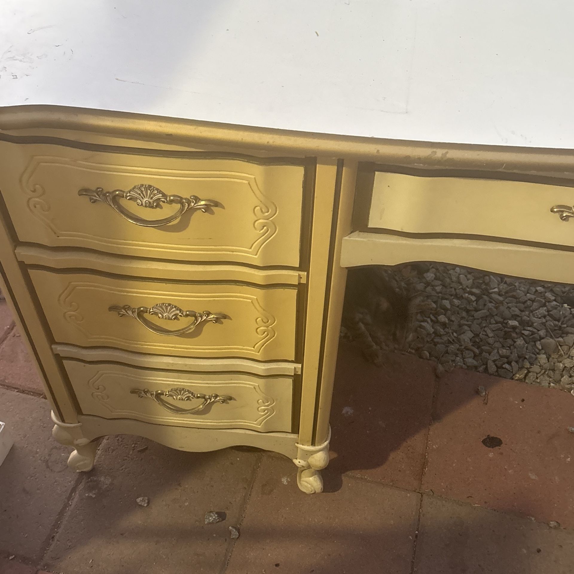 Free Solid Desk, All Works