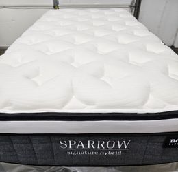 LIKE NEW! Luxury Hybrid Twin Mattress - Delivery Available!