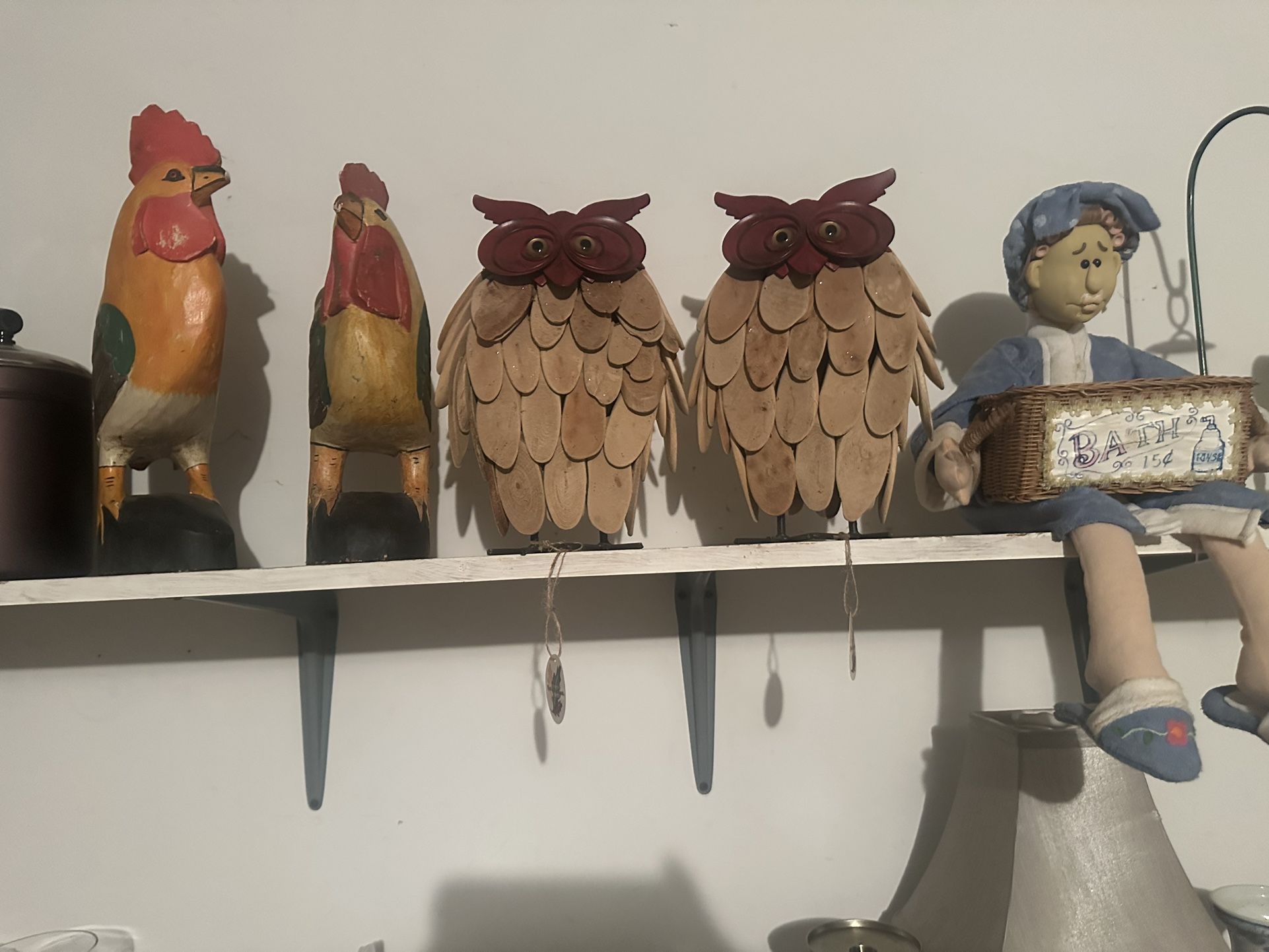 wreath door table chandelier flower vase garden decor