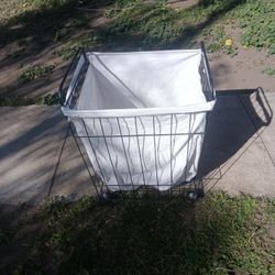 !! Laundry Hamper On Casters 