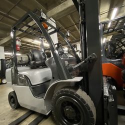 NISSAN forklift HUGE Pneumatic Tires 