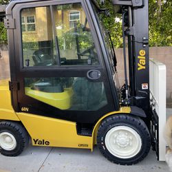 Forklift Practically New