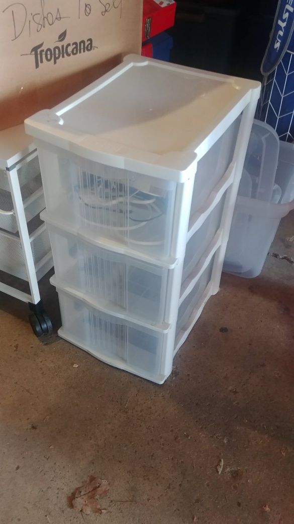 3 drawer plastic tower / storage