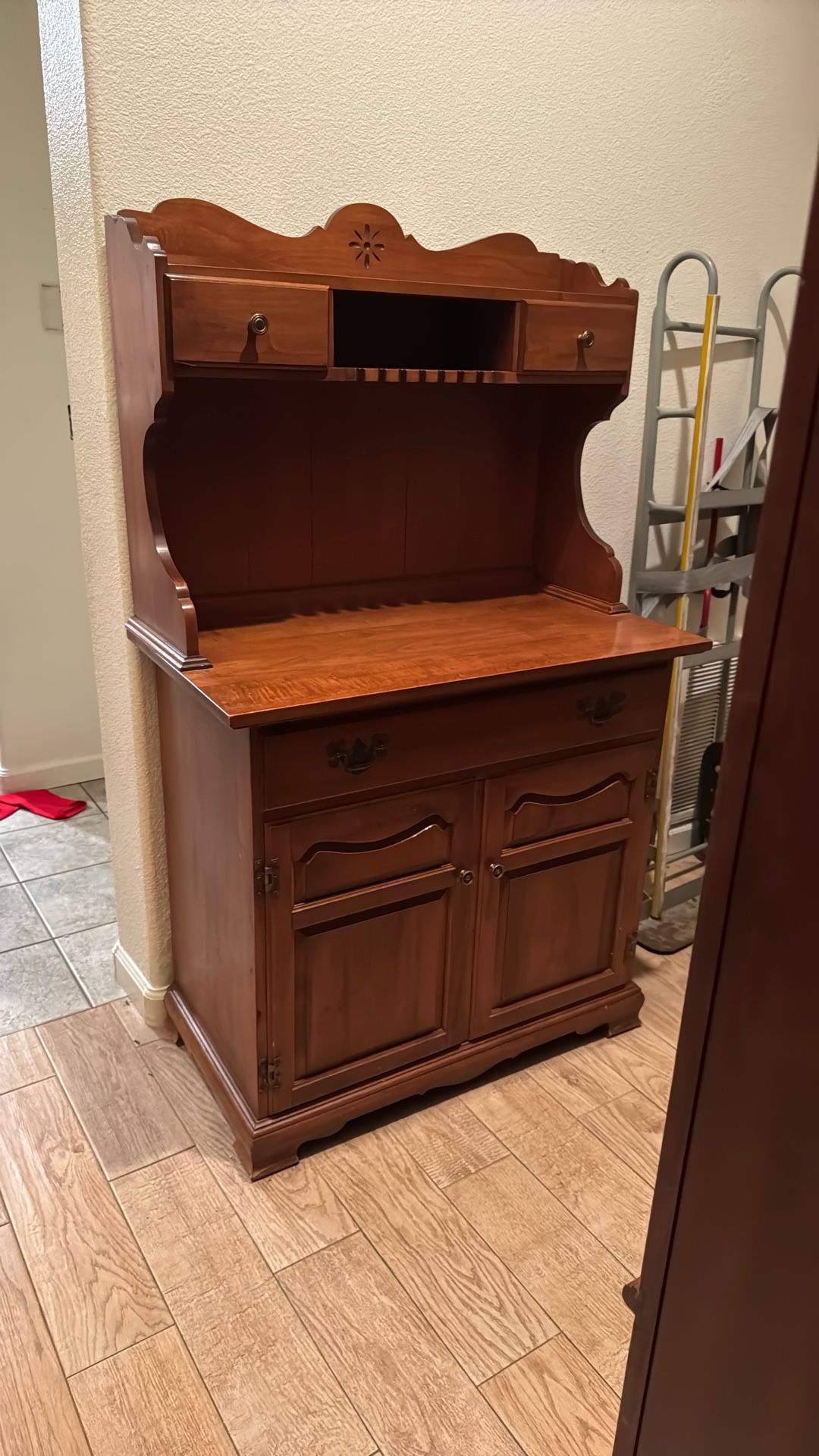 Maple Hutch - Smaller Size