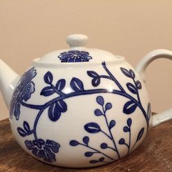 Porcelain teapot