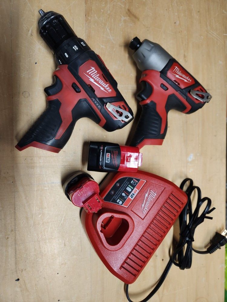 Milwaukee M12 Drill & Impact Driver Set w/ 2 Batteries & Charger
