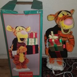 Disney Tigger Animated Display Figure