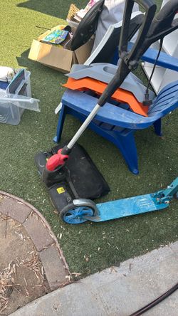 Electric yard brush
