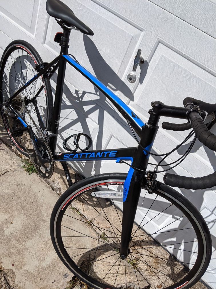 Scattante R570 Road Bike - Shimano 105 (57cm)
