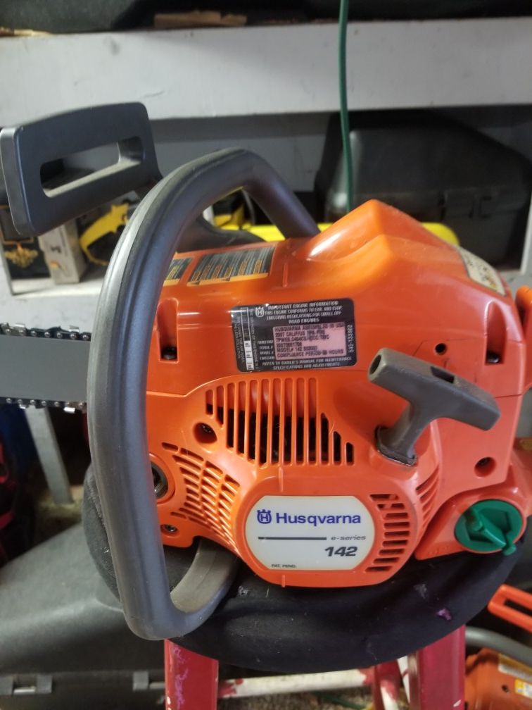 Husqvarna 142e chainsaw