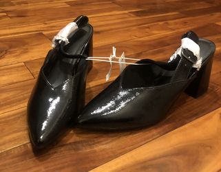 Women’s Black Heels Size 7 1/2 (NEW with Tags)