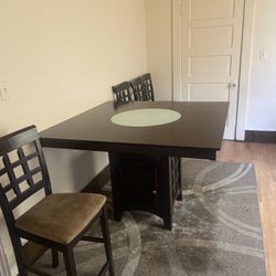 Dinning Room Table with 6 Chairs 