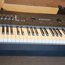 Yamaha MX88 Professional 88-Key Keyboard 