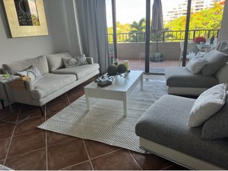 New white area rug 5x7