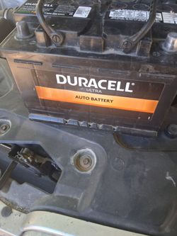Duracell auto battery