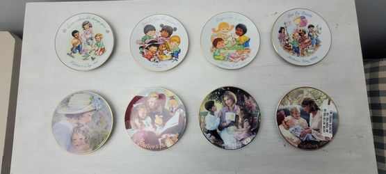 Avon Mother’s Day Collector Plate Set – 1991 to 2000
