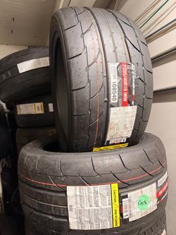 Pair available to install R2 Nitto 285/40R18 !!