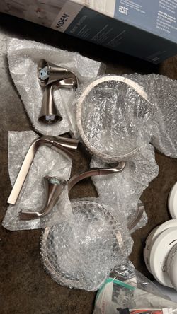 Moen Karis bath accessory kit