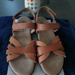 SAS Sandels  8 1/2 M