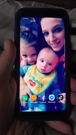 I have perfect condition s8 64gb black with outer box unlocked an charger zero issues an I have nice system for sale .