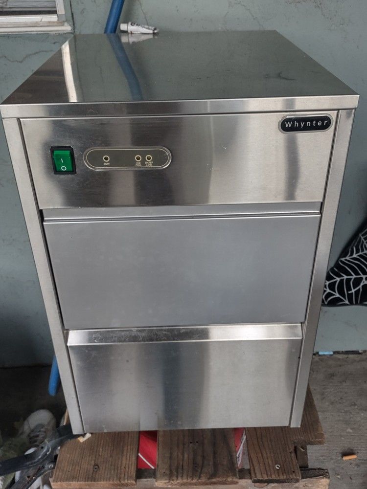 Whynter Free Standing Ice Maker 
