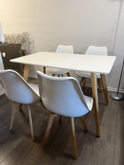 Table With Chairs Set
