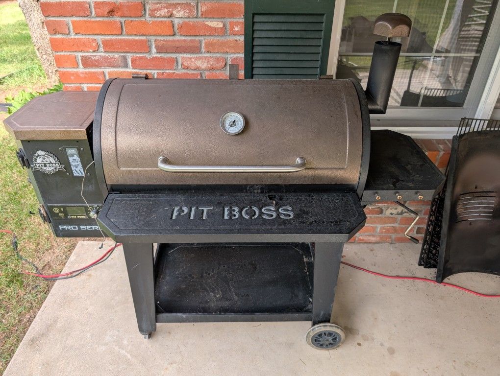 Pit Boss Pro Series Pellet Smoker