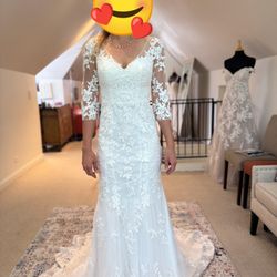 (NWT) Diamond White Mermaid V-Neck Lace Tulle Wedding Dress
