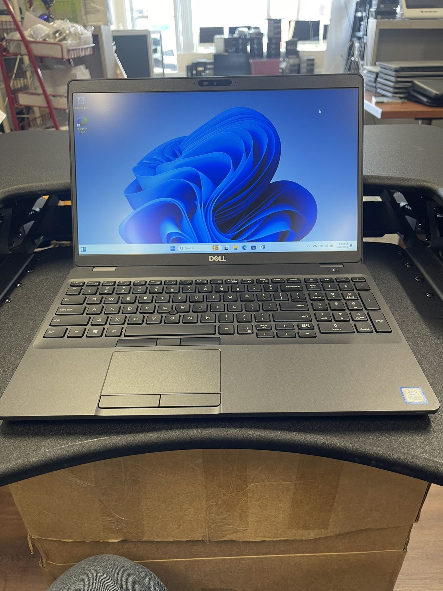 Dell Latitude 5500, 8th Gen i5, 8gb ram, 256gb SSD, Windows 11 Pro, excellent battery health, AC adapter, really nice and reliable laptop only for $22
