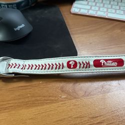 Phillies New Collar Size Medium