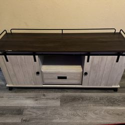 TV / Entertainment Stand