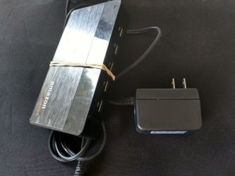 Amazon basics 10 port usb 2.0 hub like new