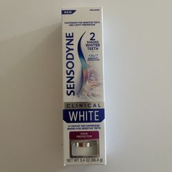 Sensodyne Clinical White Toothpaste Clinically Proven Whitening for Sensitive Teeth, Stain Protector, 3.4 Oz