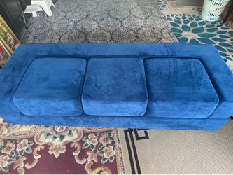 Blue sofa/cama
