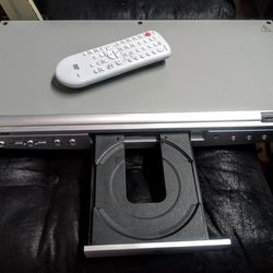 SYLVANIA DVD PLAYER WITH REMOTE 