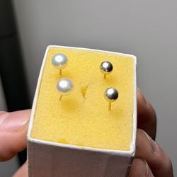 Awesome 👏🏻 !! Two Pairs Of Stud Earrings Set In 925  Stringing Silver  !