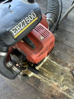 7500Redmax Blower
